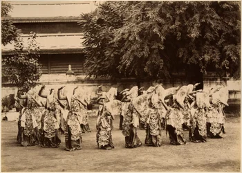 Ballerine velate a Mandalay, Birmania, fine XIX secolo